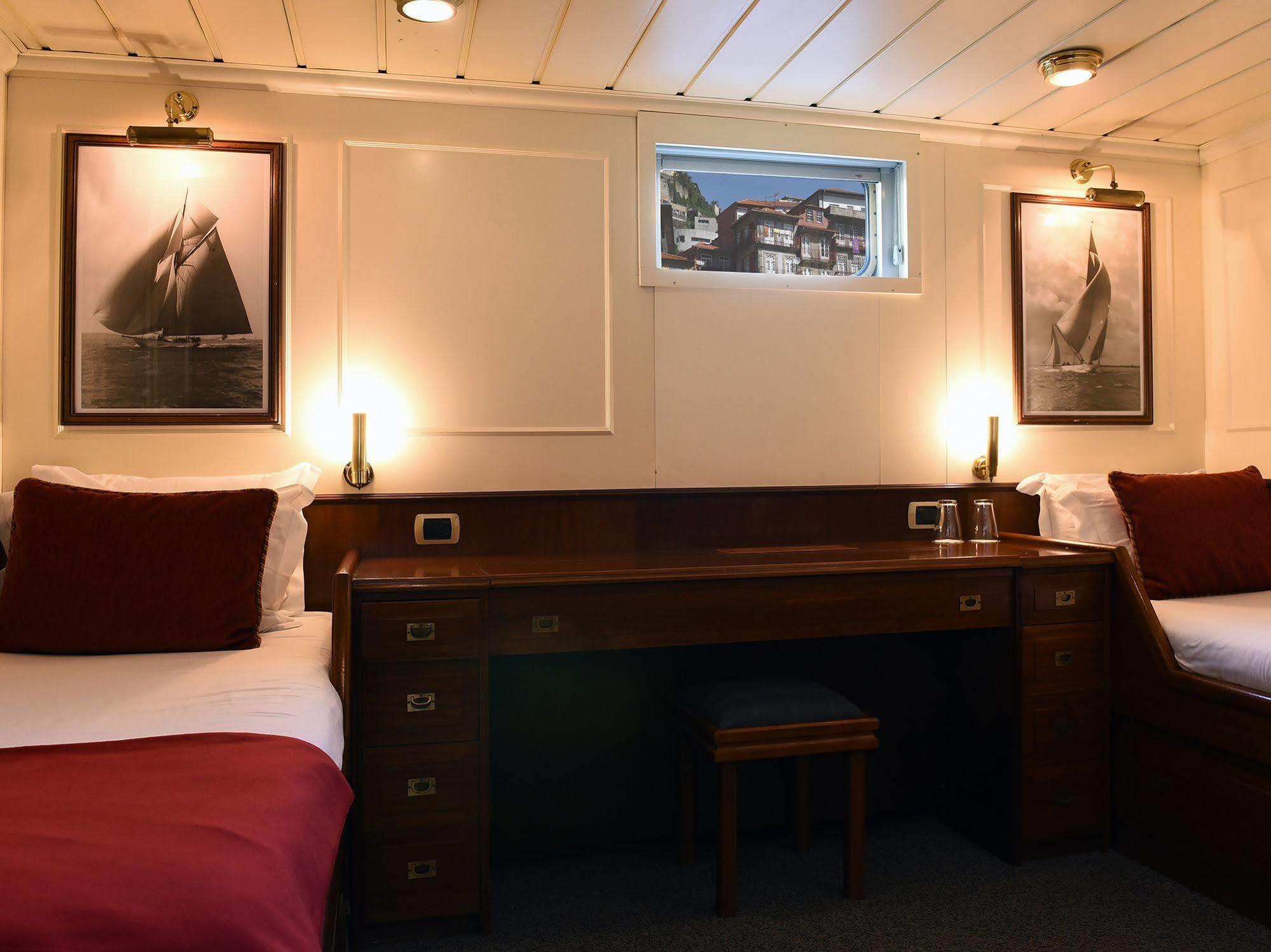 פורטו Invicta Ribeira Boat Hotel מראה חיצוני תמונה